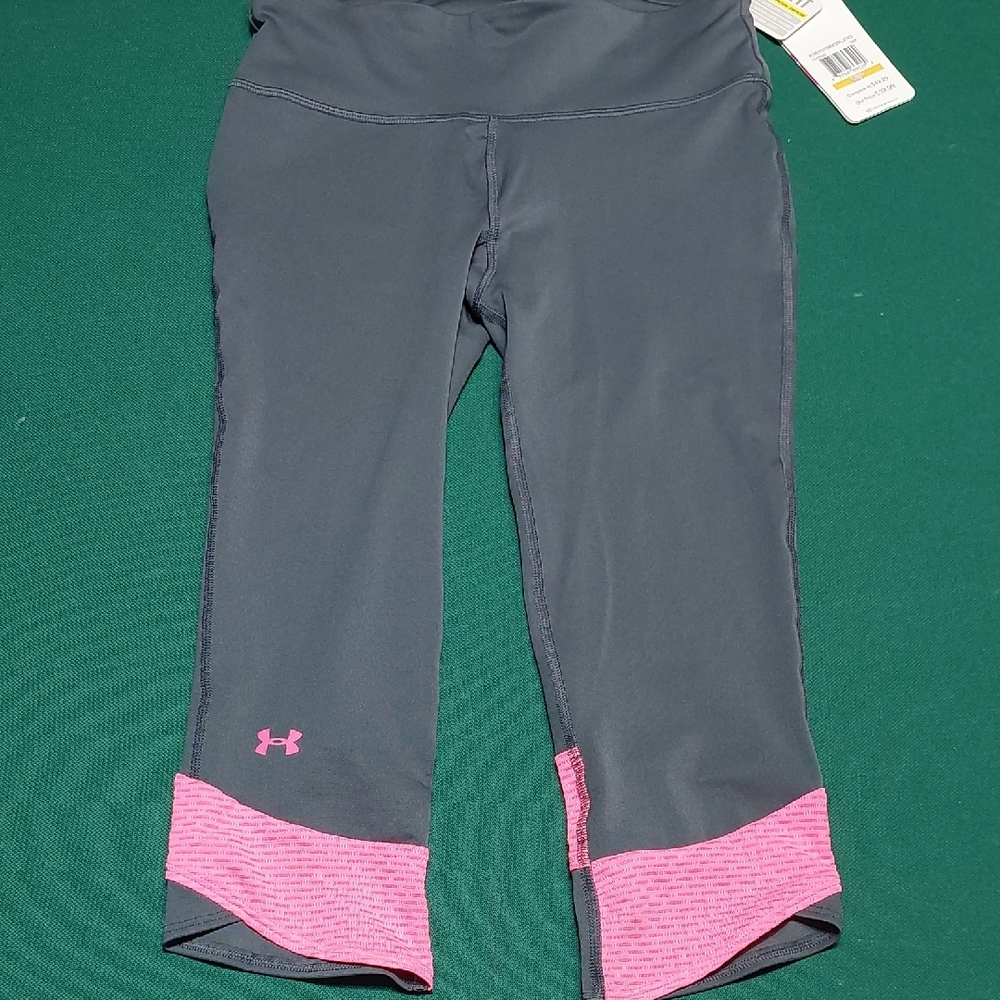 Under Armour Women's Size Small Power In Pink Gray and Pink Capri Leggings BNWT